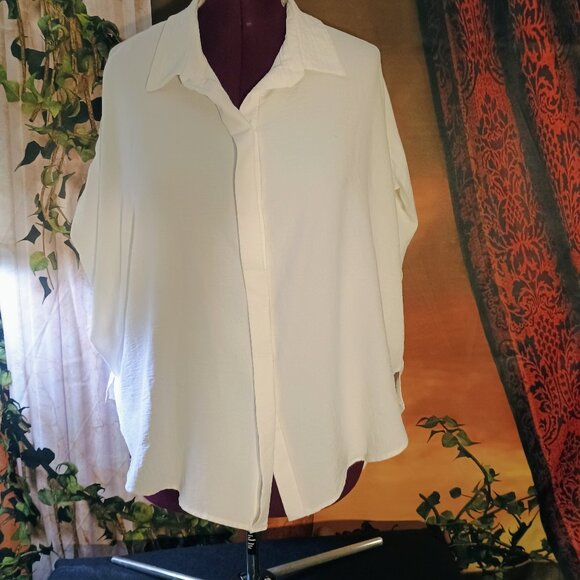 EUC: Sunland17 Sze Large White Oversized Button Down Top - Picture 1 of 4